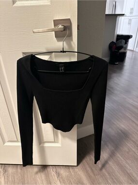 Forever 21 Square-Neck Long Sleeve Crop Top - Black